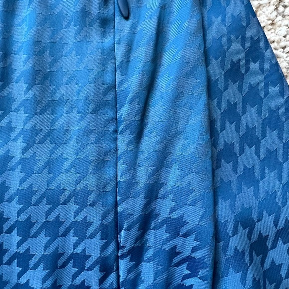 Chelsea28 sleeveless NWT Peplum Blue Houndstooth Top, Size M - Picture 5 of 5